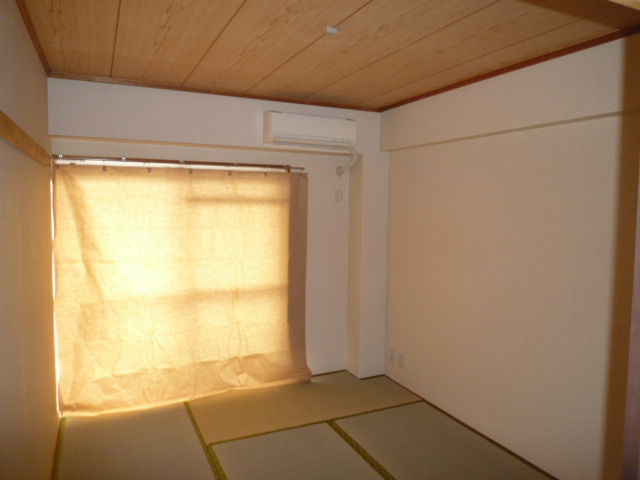 Other room space. Japanese-style room Inverted type