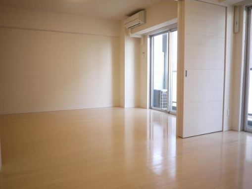 Living and room. All rooms are air-conditioned