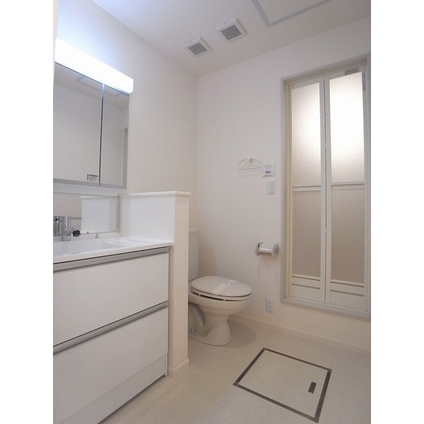 Washroom. Wash ・ toilet