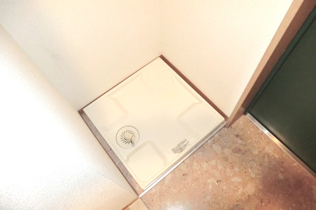 Other room space. ☆ There yard indoor washing machine ☆