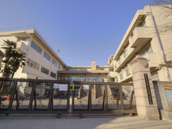 Primary school. 390m Daito elementary school to elementary school