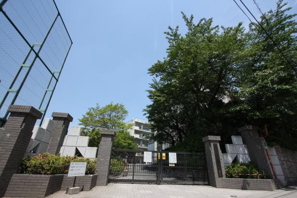 Junior high school. 1140m up to junior high school junior high school Kizaki
