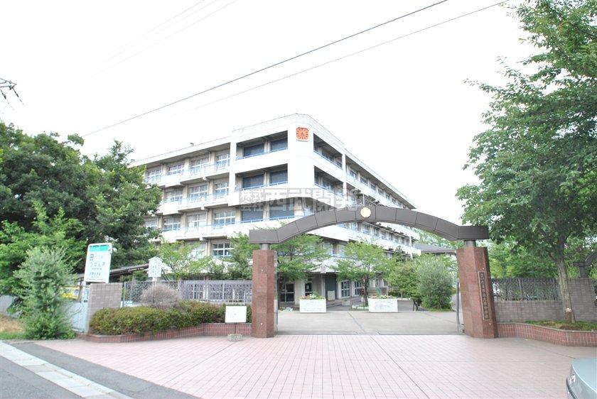 Junior high school. 750m to Ohara junior high school