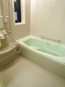 Bath. 1 square meters bath with a reheating function. 