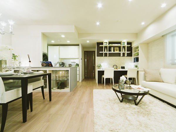 LDK as seen from the balcony side. The installed desk and bookcase in the living room, Proposed as a living learning and adult study space of child