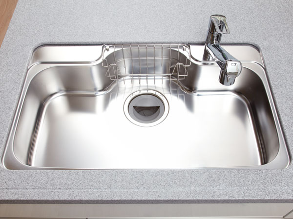 Kitchen.  [Quiet sink] Sink silent specifications water anxious to reduce the I sound. Was considered so that conversation can enjoy even while the housework.