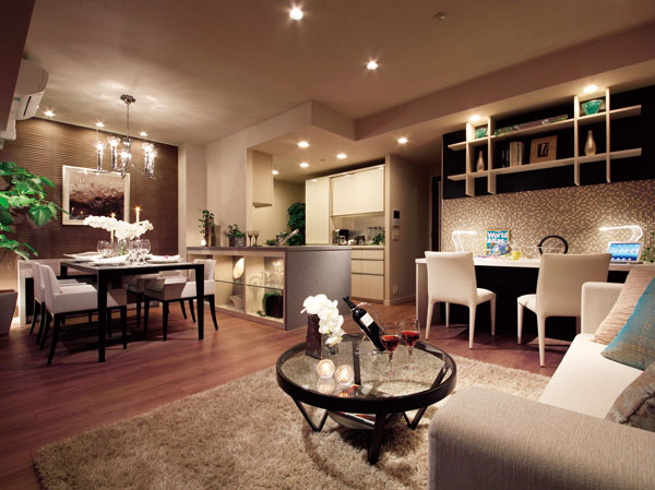 Interior.  [The day-to-day with love, Proud draw sophisticated space] Born from a stack of comfort, Deep peace. As the night deepens, This living ・ Dining, There it spun out the time of taste. In a space that was studded with calm and elegance in design, Every day irreplaceable will continue drawn of the family.