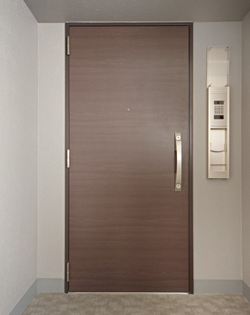 Security.  [Double Rock] Entrance door, The locking points on 2 Tsunishi we have extended crime prevention.