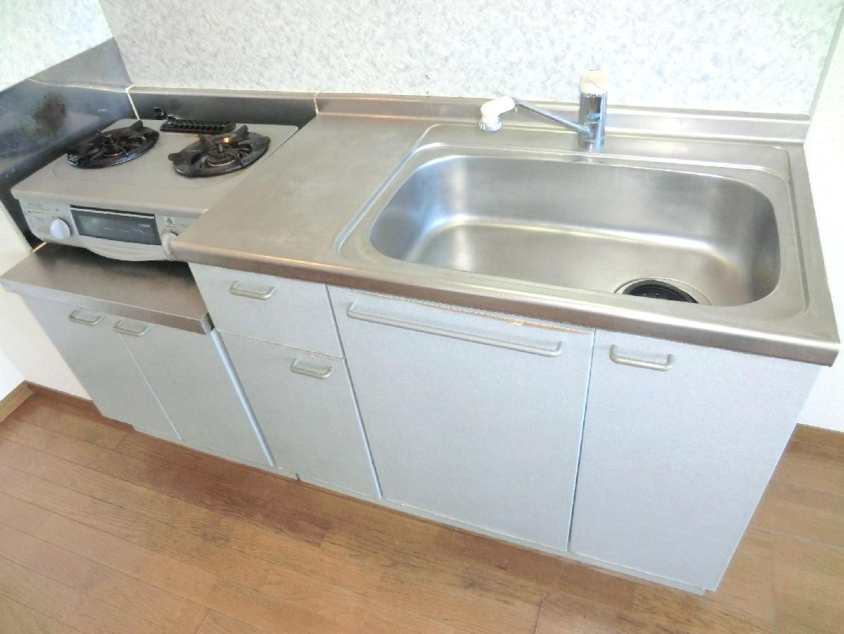 Kitchen. Two-burner gas stove installation Allowed