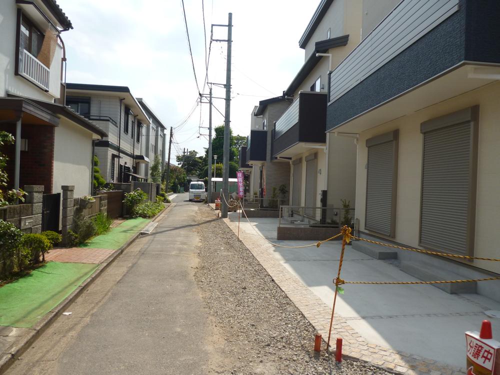 Local photos, including front road. Front road improvement plan