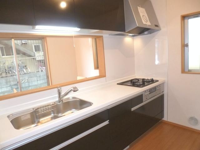 Kitchen. 1 Building: Indoor (11 May 2013) Shooting
