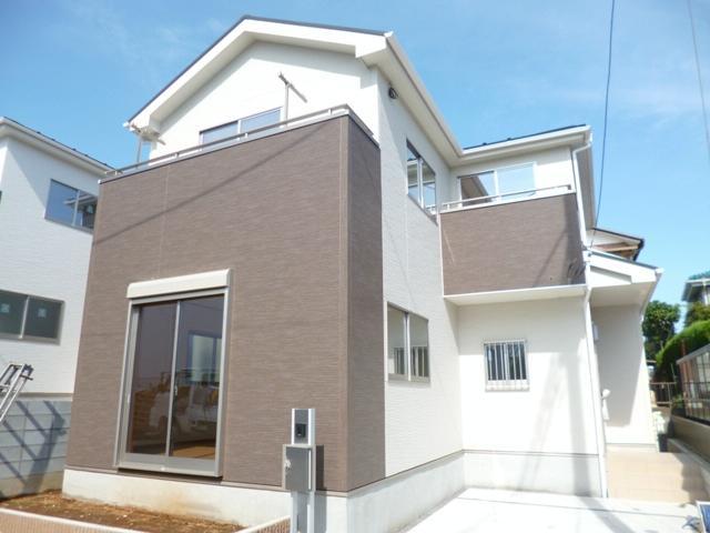 Local appearance photo. 4 Building: local (11 May 2013) Shooting