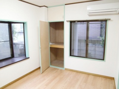 Living and room. Two-sided lighting