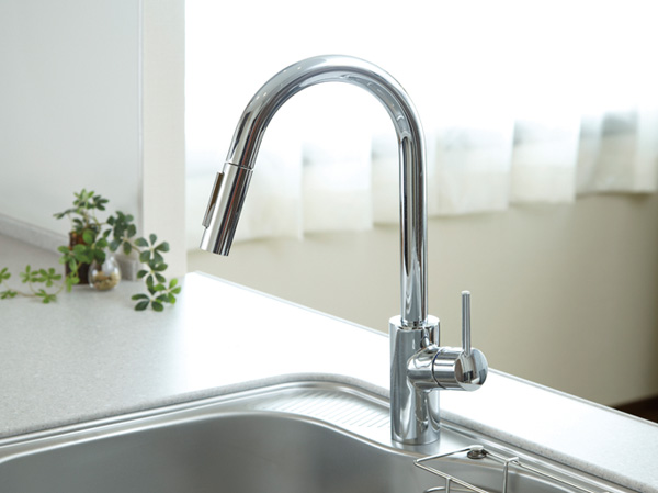 Kitchen.  [Mixing faucet (Hansgrohe)] Since pulled out of the head is also useful for cleaning the sink and cooking utensils.