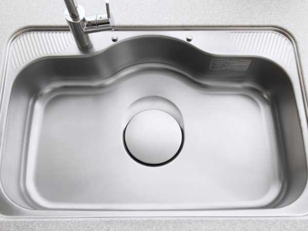 Kitchen.  [Silent sink] Reduce the sound that is exposed to water or hot water to the sink, It is also to suppress the low-noise specification fall sounds such as spoon.