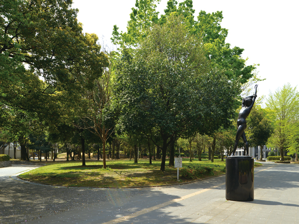 Surrounding environment. Kitaurawa park (6-minute walk / About 440m)