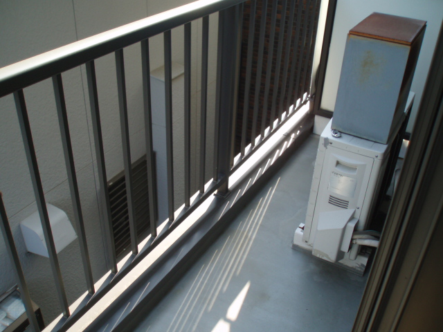 Balcony. ☆ Laundry per yang well will dry well ☆