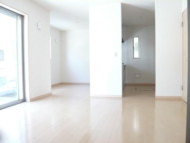 Same specifications photos (living). Both of Building, 16.0 Pledge, 19.5 Pledge and, Widely it will be bright south-facing living room.