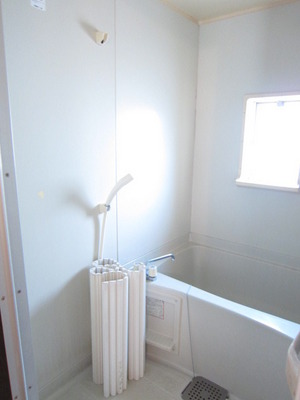 Bath. You can also be ventilation with windows