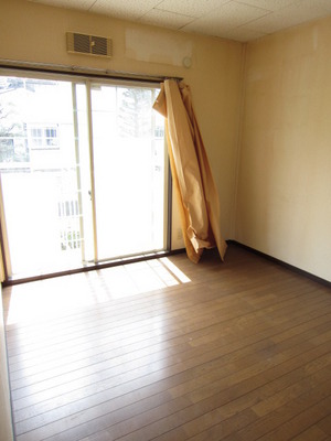 Living and room. By connecting the 4.5 Pledge Western-style dining will be available