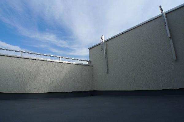 Living. Detached interior introspection Pictures - Living Big sky balcony is private space.
