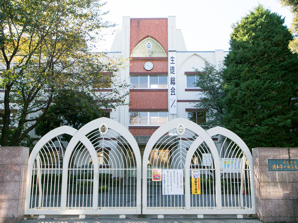 Surrounding environment. Saitama Prefectural Urawa first Girls' High School (about 2510m, Walk 32 minutes / West Residence, About 2530m, Walk 32 minutes / East Residence)