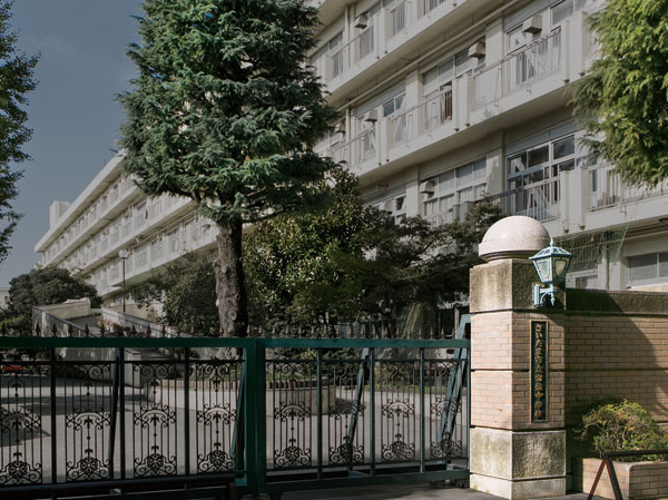 Surrounding environment. Meiji later, The prefecture's oldest girls' school "Saitama Jogakuin" and the Ministry of Education under the direct control of the "old system Urawa high school" and be opened, Urawa is the educational city one of the best metropolitan area. Especially Tokiwa historic Campus is integrated, It is the education of the city now that your longing. This project also and "Saitama City Nakamachi Elementary School," "Saitama University Elementary School ・ Located near to the kindergarten. ", It will be within walking distance of the "City Tokiwa Junior High School.". (Municipal Tokiwa Junior High School ・ About 1650m, Walk 21 minutes / West Street District, About 1640m, Walk 21 minutes / East Street District)