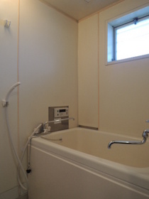 Bath. Bathroom reheating hot water supply equipment