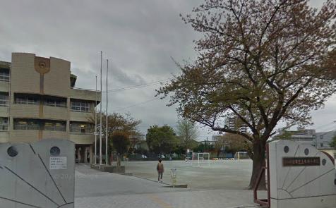 Primary school. Kamikizaki up to elementary school (elementary school) 635m