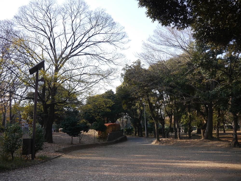 Other. Is a neighborhood of Kitaurawa park is ideal for a walk or play! There is also a fountain!