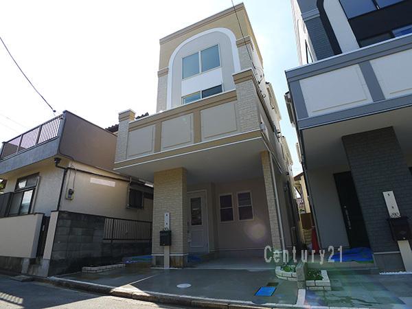 Local appearance photo. B Building