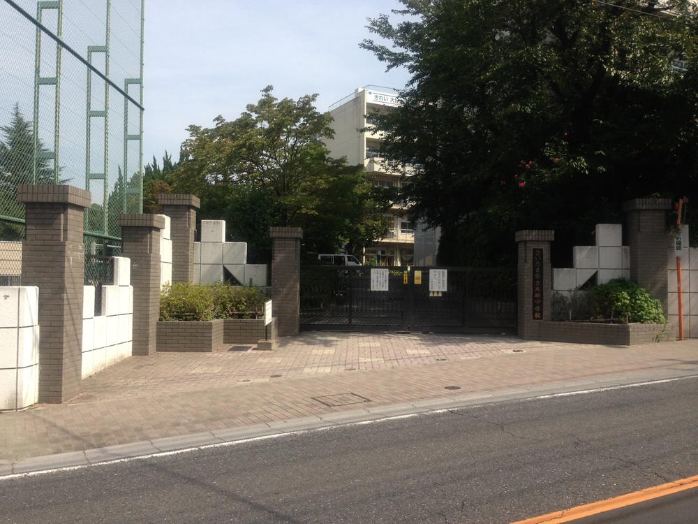 Junior high school. Kizaki 540m until junior high school