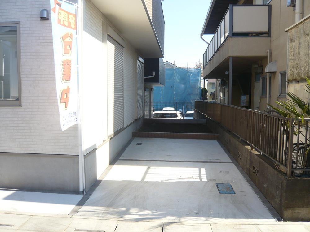 Parking lot. ◇ it is possible two by removing the outside structure!