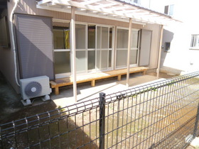 Building appearance. It established the fence.