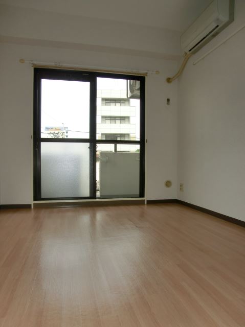 Living and room. 604, Room of photo combination