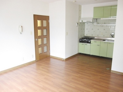 Living and room. LDK10 Pledge