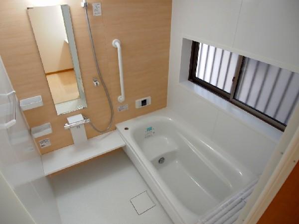Bathroom. Bathroom bright atmosphere that white was the keynote is, Heals tired of the day