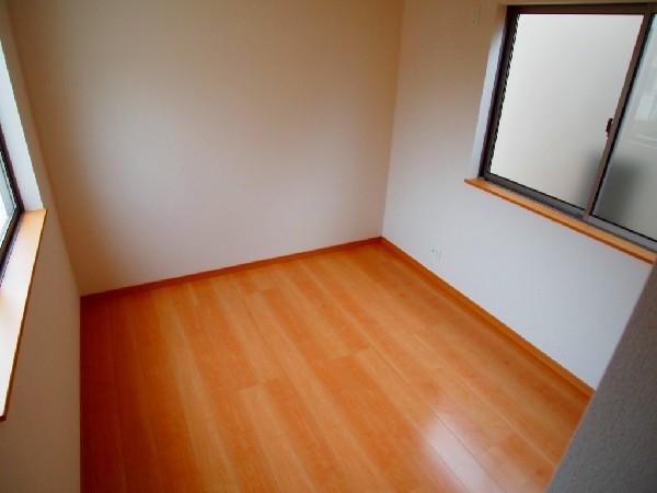 Non-living room. 5.25 mat of Western-style