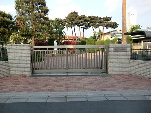 kindergarten ・ Nursery. 630m to St. Francois kindergarten
