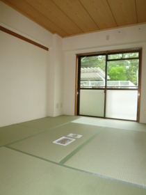Living and room. Japanese-style room 6 quires