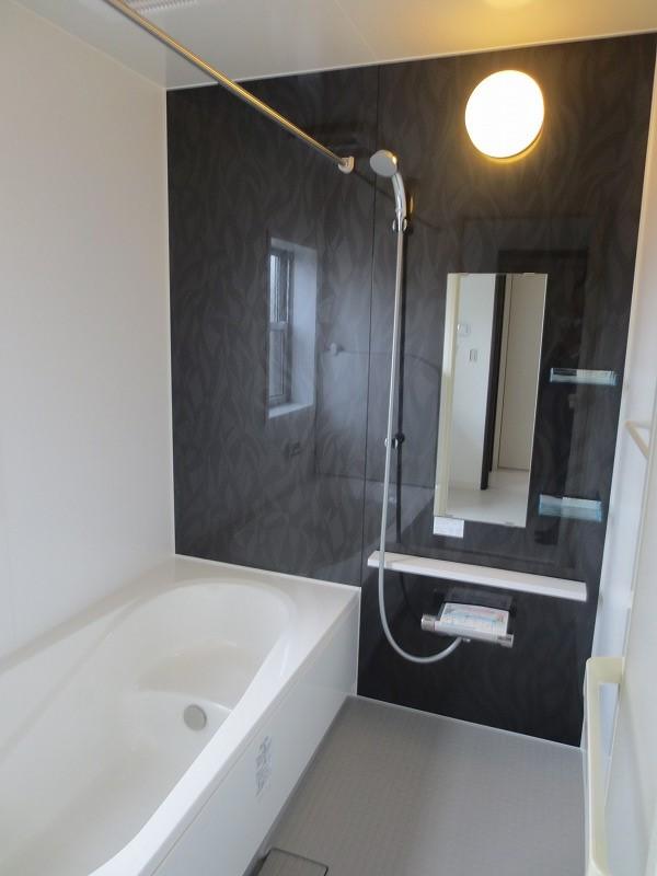 Bathroom. Local (12 May 2013) Shooting
