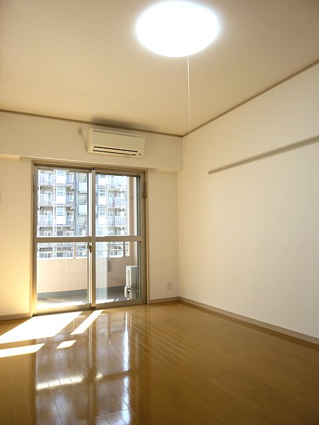 Living and room. Dew condensation ・ Crime prevention ・ It is safe with a double sash that has excellent sound insulation