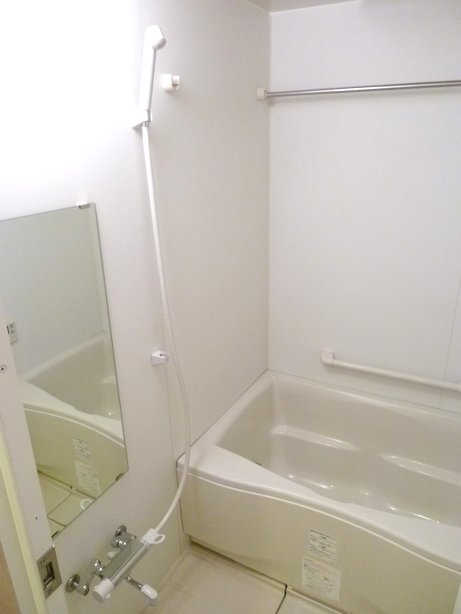 Bath. Effortlessly washing rainy day with a rare reheating & bathroom dryer to 1K