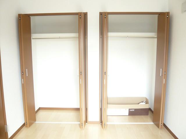 Receipt. Easy-to-use "twin" is a closet.