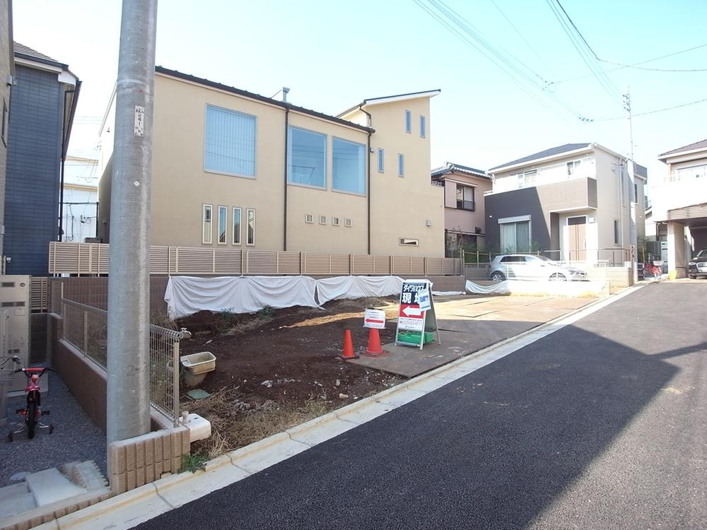 Local photos, including front road. Northwest direction of the photo from the southeast side