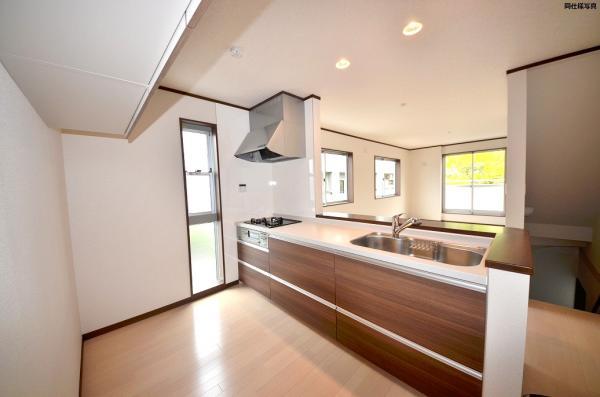 Same specifications photo (kitchen)