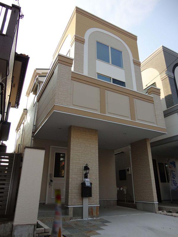 Local appearance photo. B Building appearance