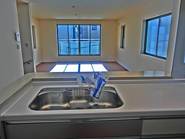 Same specifications photo (kitchen)