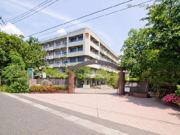 Junior high school. 1000m until the Saitama Municipal Ohara junior high school