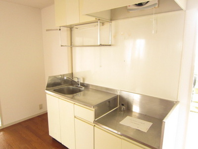 Kitchen. It is housed plenty of kitchen